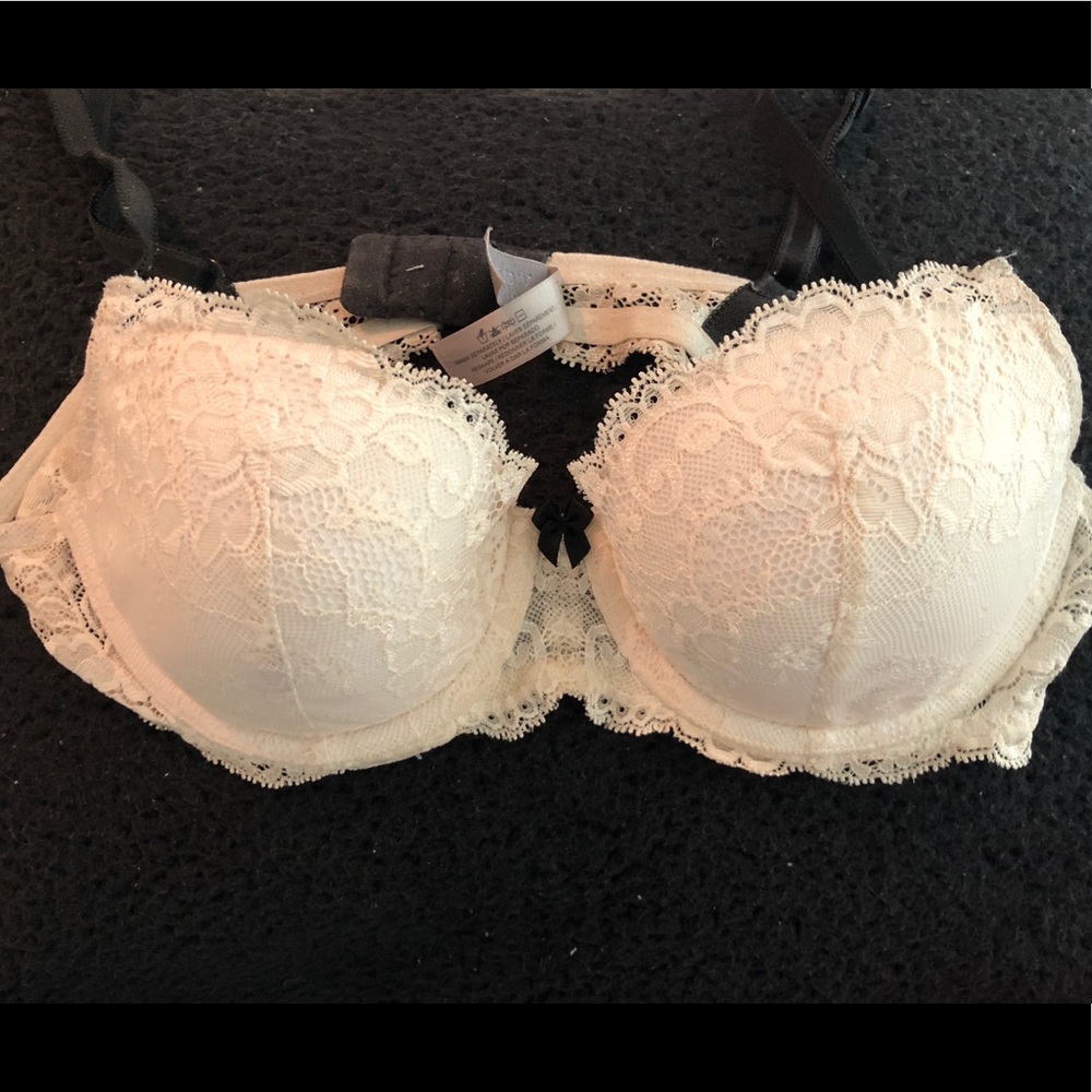 Victoria Secret dream angel Demi bra